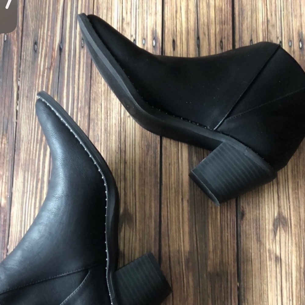 Universal Thread Pointed Toe Black Ankle Booties - image 3